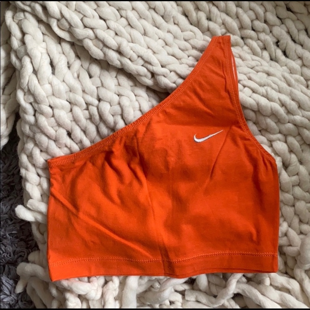 Nike crop